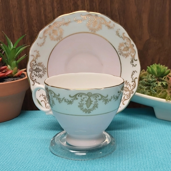 🫖 Royal Vale Cup & Saucer - Picture 1 of 8
